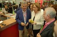 Mari Carmen Ortiz junto a Miguel Vargas, presidente de Casi
