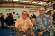A la izquierda, José Antonio Manrique, miembro de la ejecutiva de COAG en El Ejido, junto a otro agricultor del Poniente.
