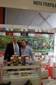 A la izquierda, Sergio Garrido, director comercial de HEFE Fetilizer.