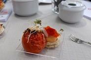¿Tomate relleno de codillo? Con Caniles sí es posible.