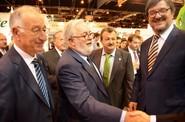 El ministro no ha perdido la oportunidad de saludar a los participantes.