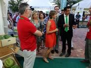 Alberto Domingo, de Rijk Zwaan, acompañando a la comitiva de la ministra.