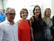 La ministra en el stan de Sakata Seeds.