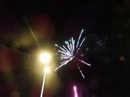 Y qué mejor que unos fuegos artificiales para dar por concluida una noche festiva.
