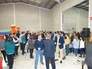 Tras la inauguración oficial, los asistentes continuaron compartiendo un aperitivo.