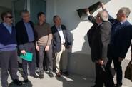 Momento de descubrir la placa conmemorativa de la inauguración.