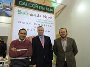 Balcón de Níjar, con David Caparrós, al centro, mostrando los mejores produtos de la tierra