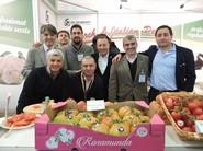 Parte del equipo de ISI Sementi posando en su stand, uno de los más concurridos del pabellón 1.2