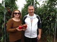 Matrimonio de productores de pimiento en la visita, con Enol F1.