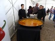 Los asistentes disfrutaron, entre otros platos, de una rica paella.