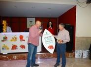 Zeraim Ibérica sorteará 5.000 semillas de pimiento diarias entre los asistentes a sus jornadas. En la primera jornada, el afortunado ha sido Antonio González Vicente, que se ha llevado a casa 5.000 semillas de Melchor.