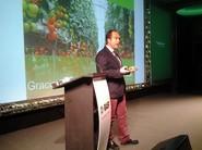 Arturo Sanz, director de hortícolas de BASF dando a conocer el producto Vivando.