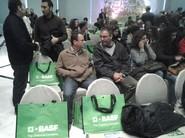 Los profesionales intercambiando impresiones.