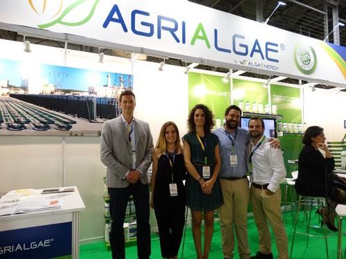 El equipo de AlgaEnergy se mostró ilusionado con la feria y con el gran ambiente vivido durante la primera jornada