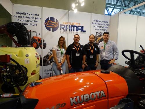 El equipo de Grupo Ramal, dedicada, principalmente, a la maquinaria agrícola, no quiso perderse su participación en el evento