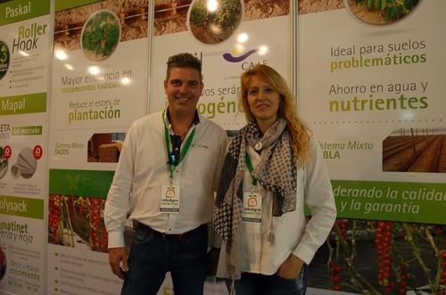 Alfonso Reche, comercial de Pelemix, junto a 
Virginia Olivares, directora comercial de Pelemix