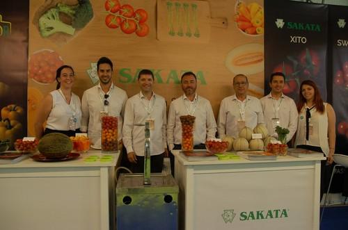 El equipo de la empresa de semillas Sakata desplazado a la feria.