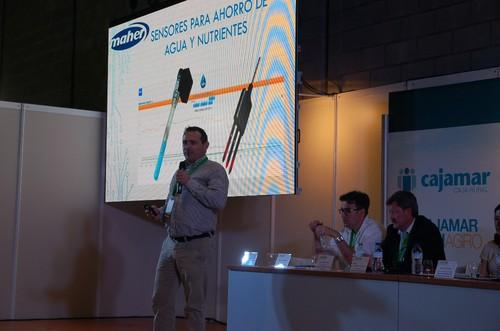 Manuel Segura, gerente de Maher Electrónica, participó en la jornada sobre 'Innovación tecnológica en riego' y, en su ponencia, abordó el uso de sensores para el ahorro de agua y nutrientes.