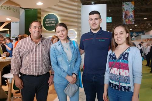 De izq. a dcha., Ramón Segura, presidente de Ecoinver, junto a Verónica Iacob, técnico de calidad, Daniel Segura y Rosa Mª Sánchez, responsable del Departamente Técnico.