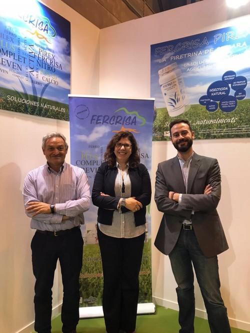 El equipo de Crisara con su director general, Cristóbal Aránega, el frente.