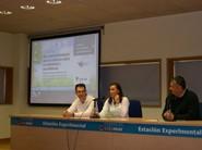 Celestino Gil y Marta Ruiz, de Sipcam Iberia, junto a Juan Carlos Gázquez, de la Estación Experimental Cajamar 'Las Palmerillas'.
