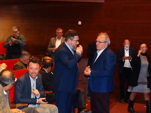 El consejero y el alcalde de Vícar, justo antes de empezar el acto.
