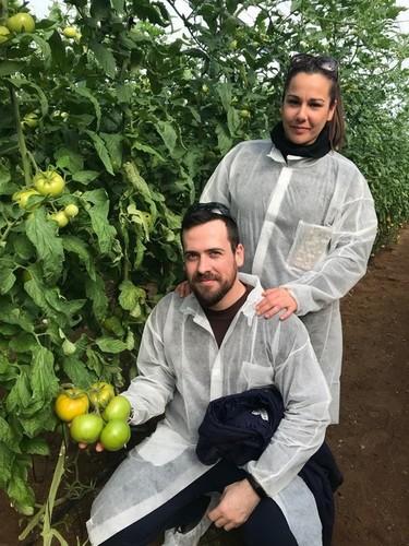 Estos jóvenes agricultores se mostraron muy interesados en Bateyo por su excelente calibre