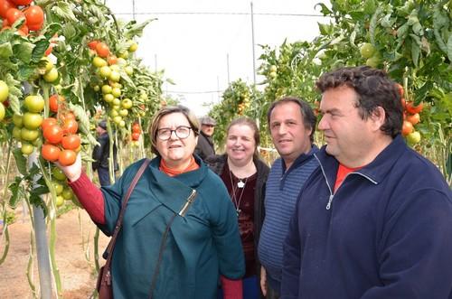 Un grupo de agricultores asistentes a la jornada en Níjar.