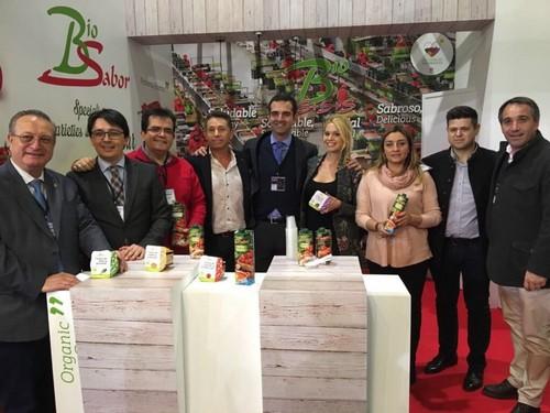 Representantes de la Diputación de Almería en el stand de Biosabor.