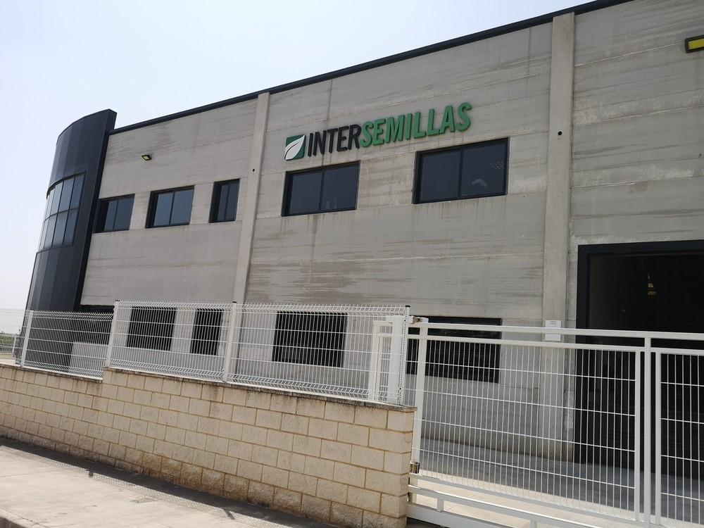 Intersemillas muestra sus instalaciones a fhalmería