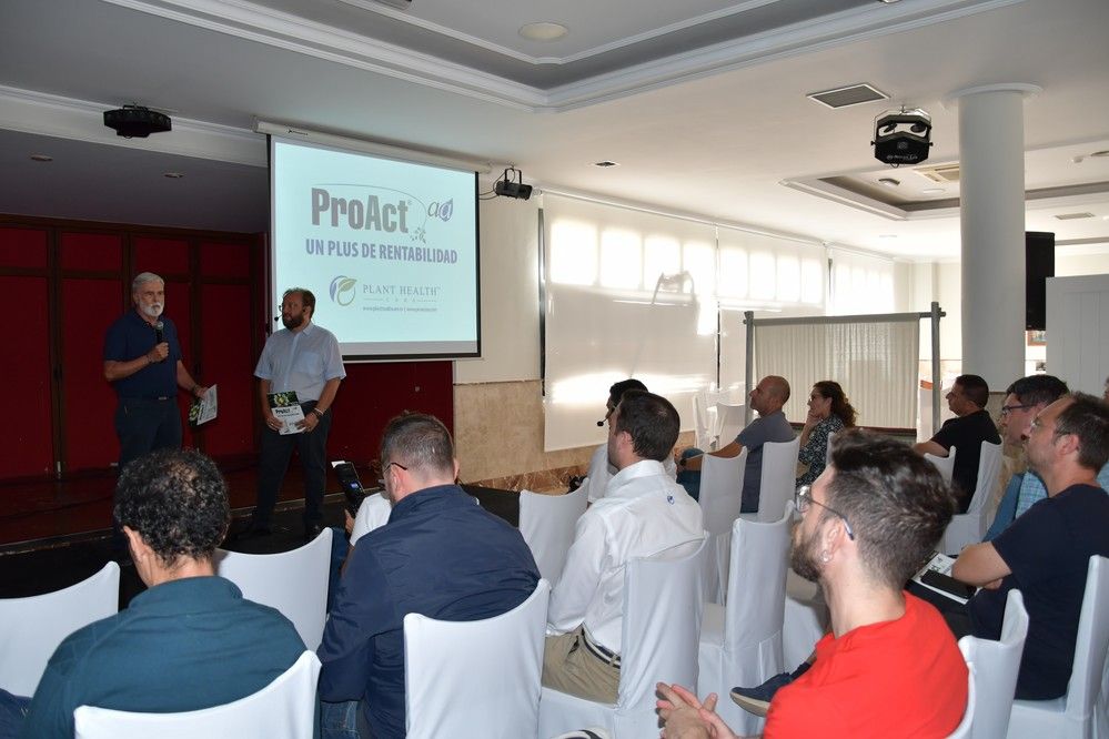 Plant Health Care presenta ProAct®aa a los productores del Poniente