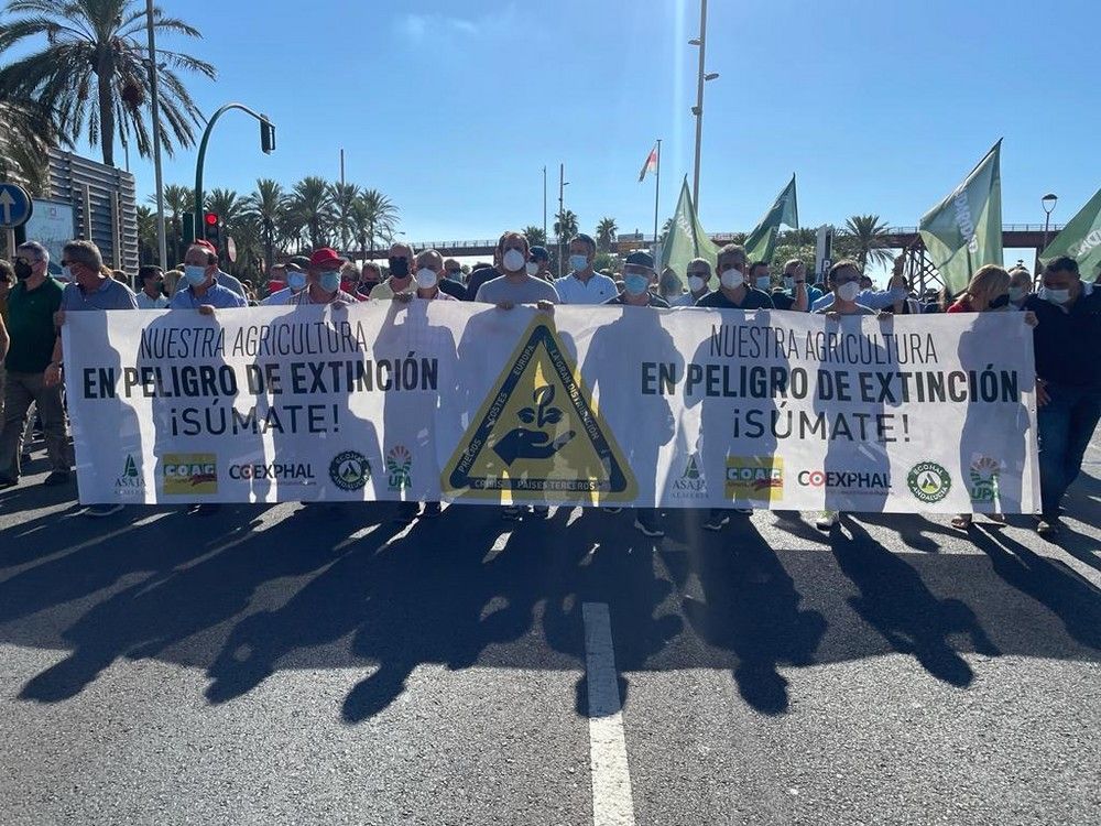 El campo almeriense se manifiesta