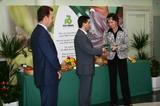 La ministra holandesa de Agricultura degusta productos ecológicos de Rijk Zwaan en Almería