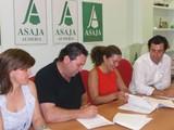 Asaja-Almería y Banesto firman un convenio para refinanciar las pólizas de los seguros agrarios