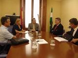 El consejero de Empleo se reúne con representantes de las cooperativas agrarias andaluzas