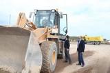 Seis equipos de maquinaria trabajan intensamente para garantizar el acceso a las fincas afectadas por la tormenta de lluvia y granizo