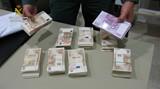 La Guardia Civil detiene a tres personas por estafar a agricultores de Adra