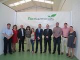 El delegado de Economía visita las instalaciones de la cooperativa alhameña Biosemillas