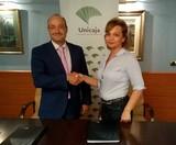 Unicaja Banco y la UPA-Almería firman un acuerdo en apoyo al colectivo de 500 agricultores y ganaderos almerienses de esta asociación