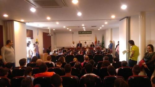 170 jóvenes asisten a la jornada informativa sobre los cursos de incorporación a la empresa agraria para jóvenes agricultores