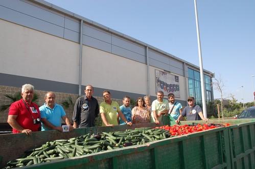 Agricultores repartirán hortalizas gratis este viernes en Almería