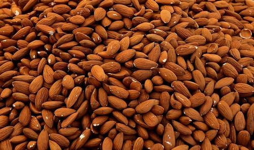 Almería recogerá un tercio de la almendra andaluza