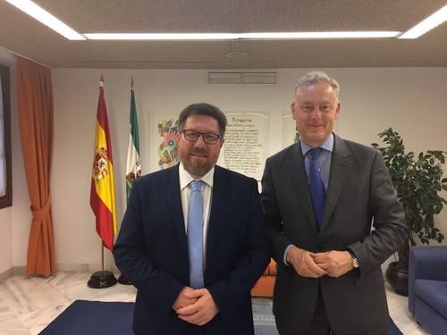 Sánchez Haro y el embajador británico analizan los posibles efectos del Brexit en las relaciones comerciales con Andalucía