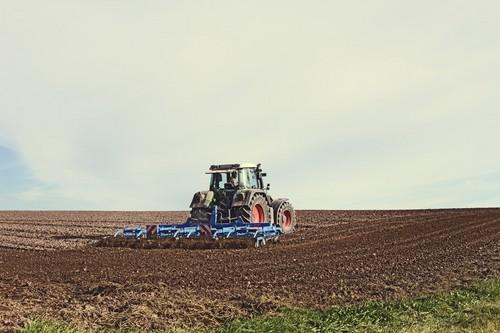  Agricultura empieza a abonar el segundo pago de las ayudas a jóvenes y resolverá en diciembre la segunda convocatoria