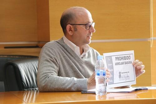 El Ayuntamiento de El Ejido exige a la Junta una solución inmediata al grave problema que sufre el campo con el abandono de más de un millón de kilos de plásticos