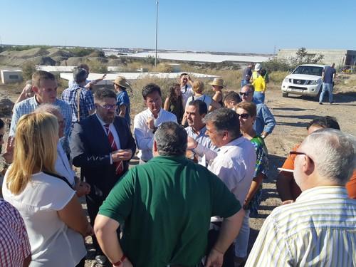 Góngora valora positivamente la campaña de limpieza de plástico y plantea la necesidad de habilitar un punto de recogida
