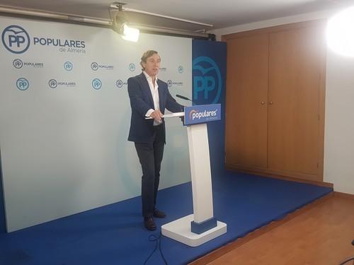 Hernando denuncia que Sánchez “tiene bloqueadas las inversiones en materia hídrica en Almería”