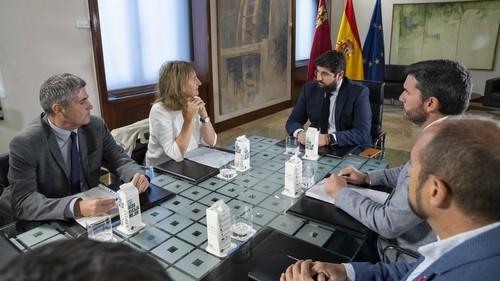 El Gobierno murciano trabaja junto al Ministerio de Transición Ecológica, al que pide la inminente puesta en marcha del Plan de Vertido Cero para el Mar Menor