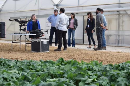 La eurodiputada Clara Aguilera visita la Estación Agrícola de BASF en Utrera