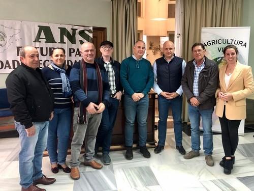 VOX continúa su ronda de contactos para conocer los problemas de la agricultura almeriense